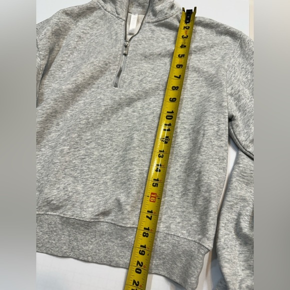 Fabletics Gray Half-Zip Women's Sweater Large - Picture 5 of 6